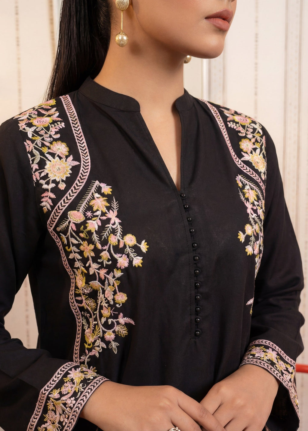 Embroidered Lawn Flapper Suit – Black, Summer Wear