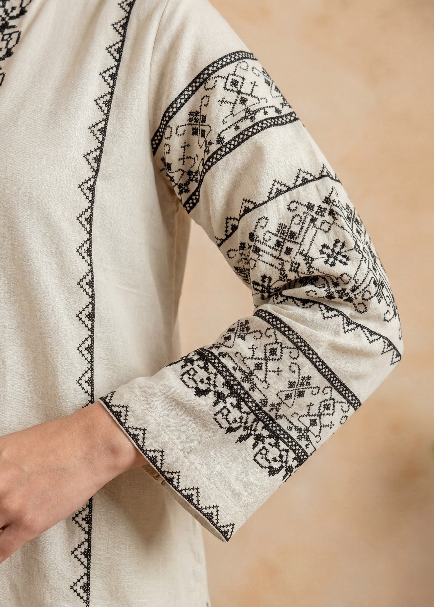 Embroidered Lawn Flapper Suit – Ivory, Summer Wear