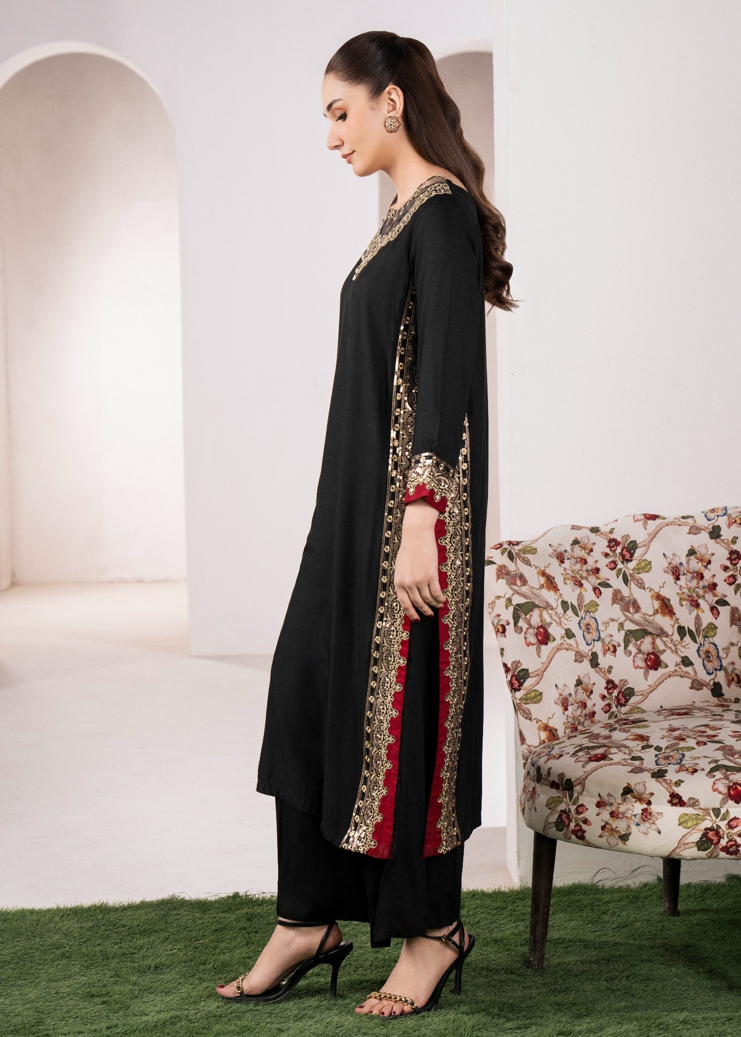 Embroidered Long Kurta Lawn 2-Piece Suit – Black, Festive Wear