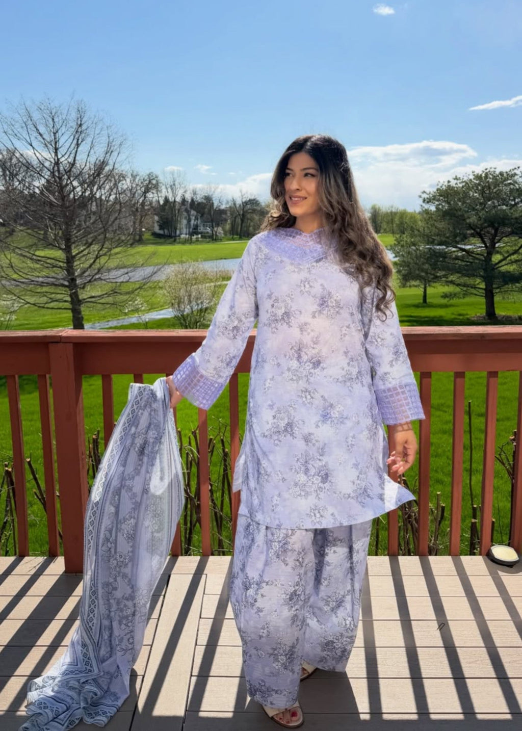 Printed Textured Lawn Farshi Shalwar Suit – Mauve, Voile Dupatta