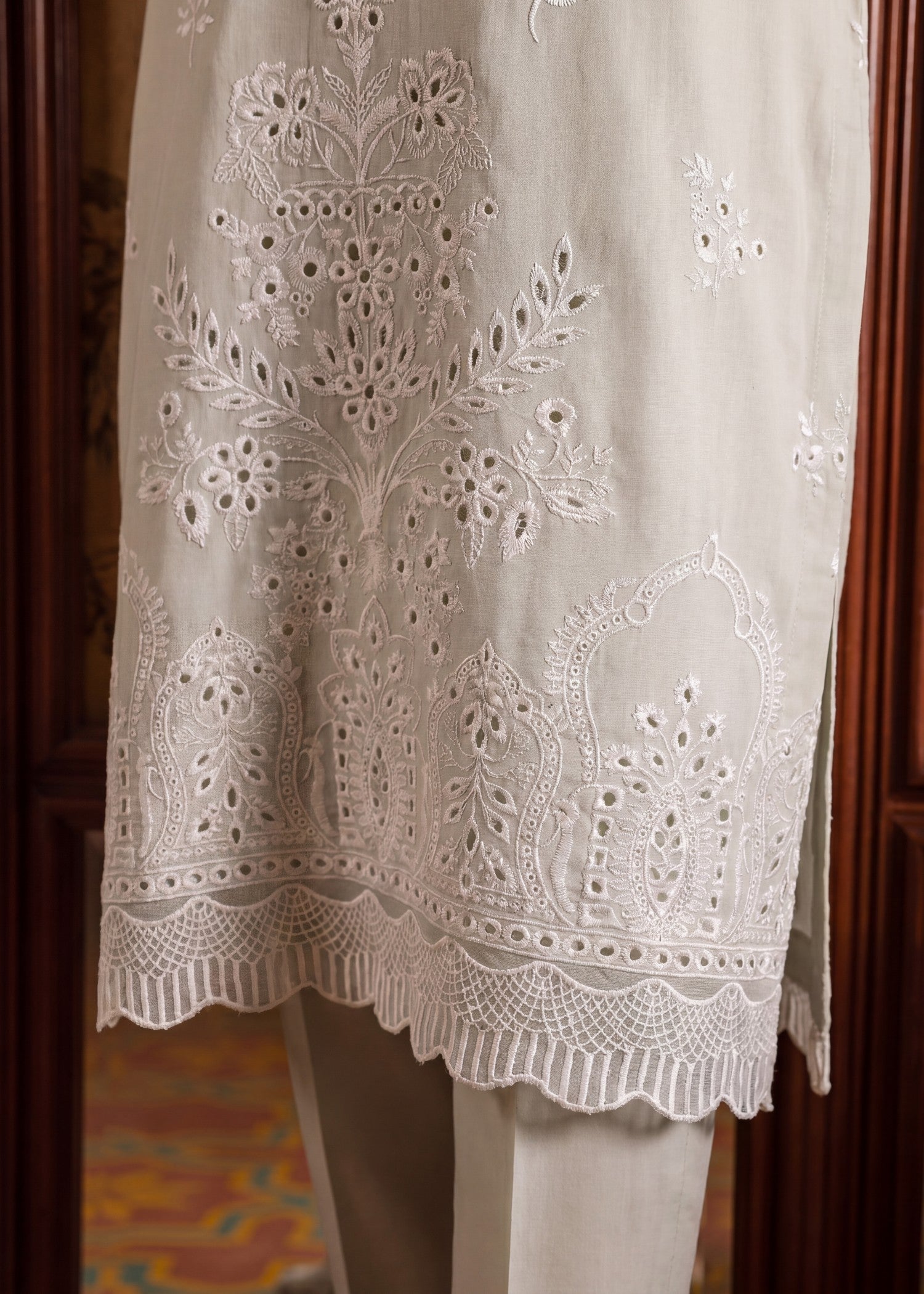 Embroidered Lawn 3-Piece Suit – Ivory, Manaar Dupatta