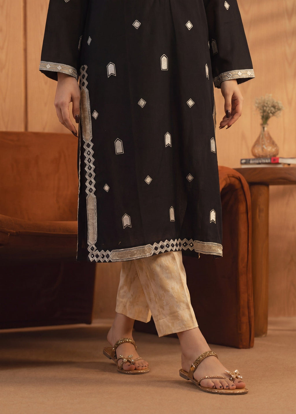 Embroidered Khaddar Shirt, Jacquard Trouser Suit – Black, Winter Wear
