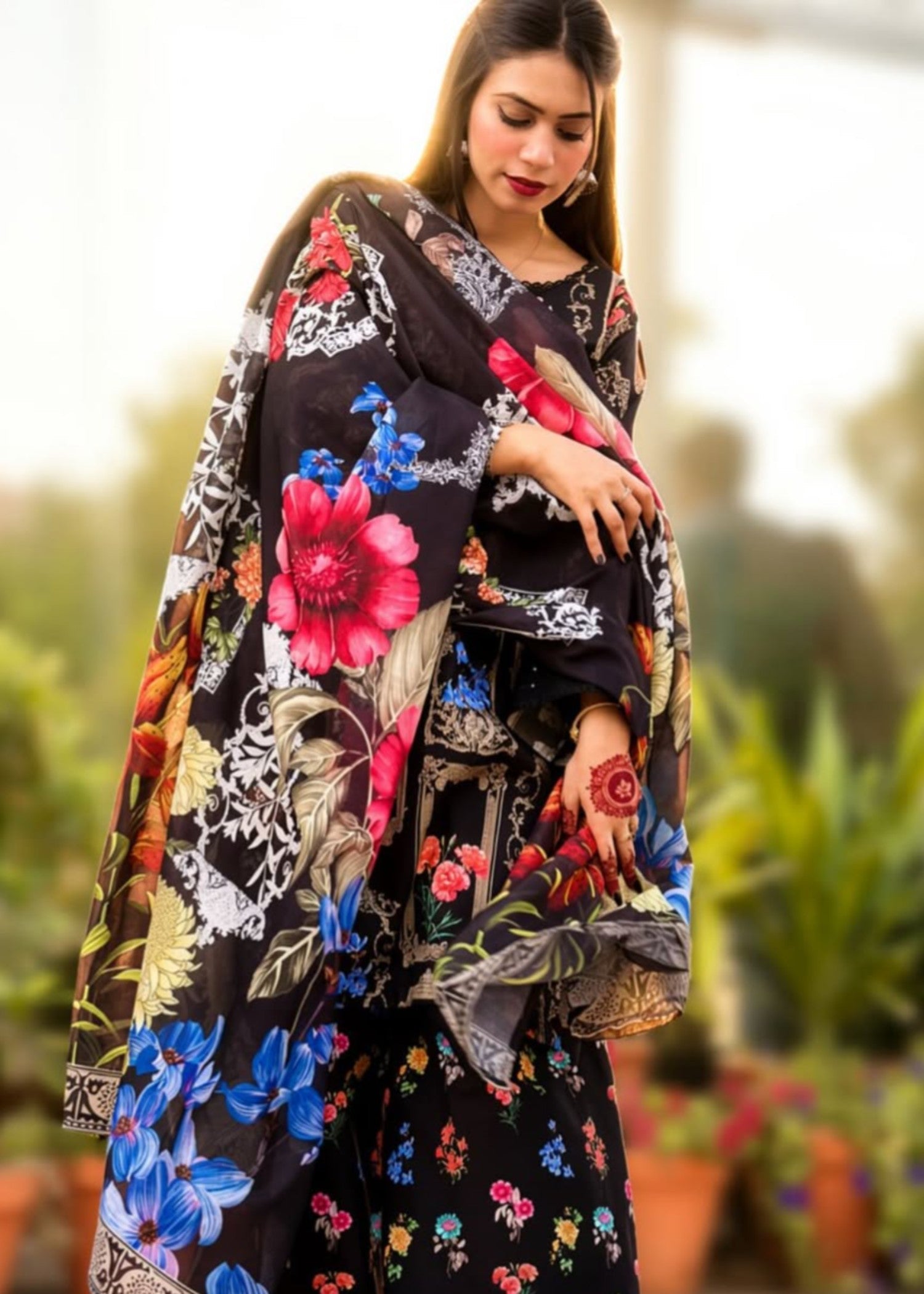 Printed Textured Lawn Straight Kurta 3-Piece Suit – Black, Summer Wear