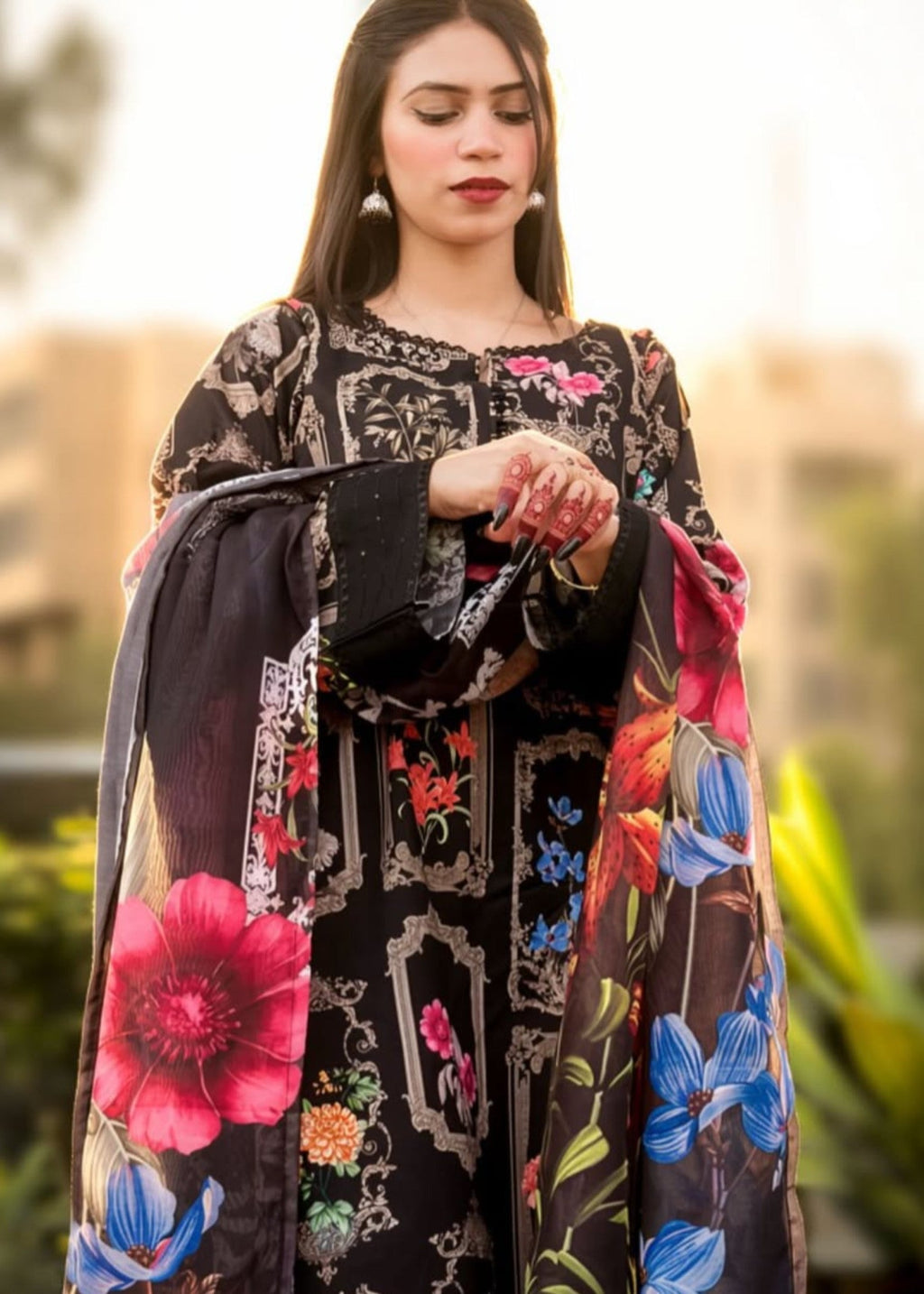 Printed Textured Lawn Straight Kurta 3-Piece Suit – Black, Summer Wear