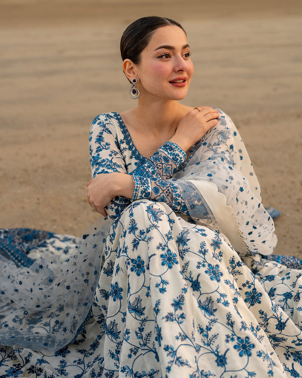Luxury Embroidered Lawn 3PCS - NY1106