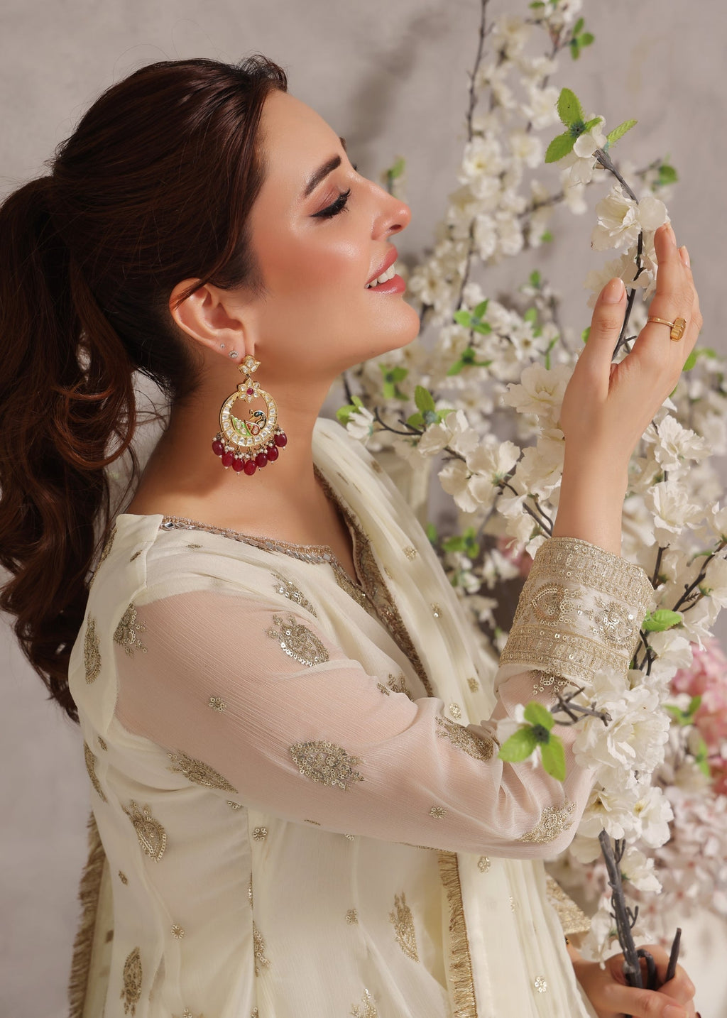 Embroidered Chiffon Floor-Length Pishwas 3-Piece Suit – Off-White