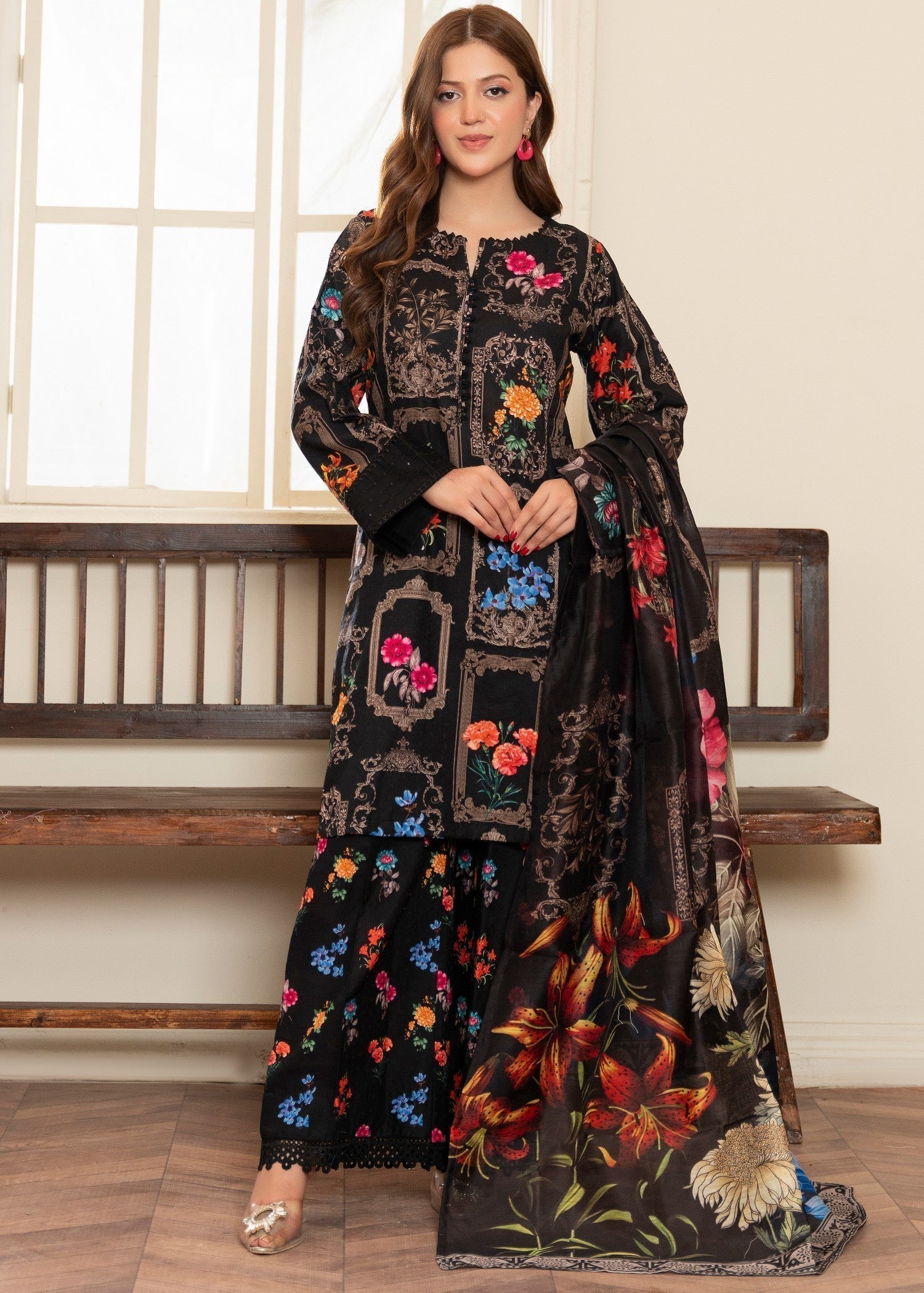 Printed Textured Lawn Straight Kurta 3-Piece Suit – Black, Summer Wear