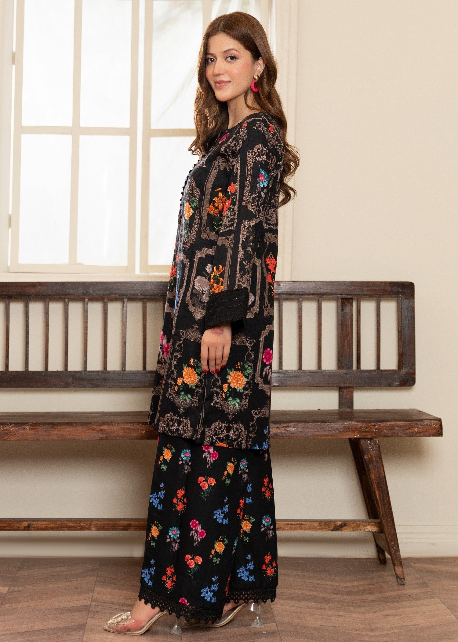 Printed Textured Lawn Straight Kurta 3-Piece Suit – Black, Summer Wear