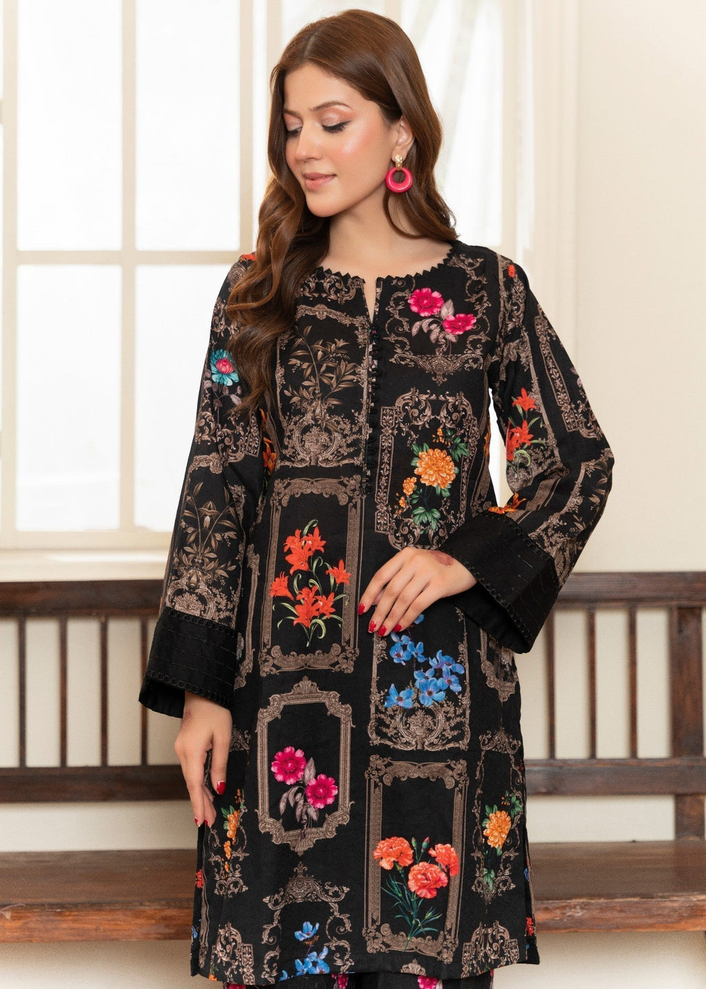 Printed Textured Lawn Straight Kurta 3-Piece Suit – Black, Summer Wear