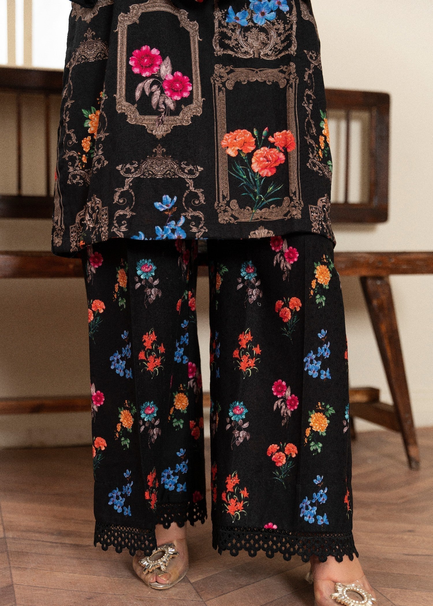 Printed Textured Lawn Straight Kurta 3-Piece Suit – Black, Summer Wear