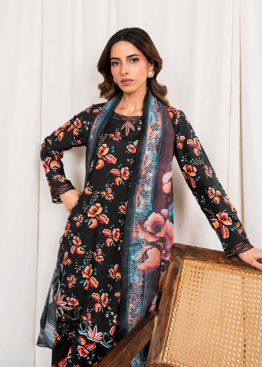 Embroidered Cotton Farshi Shalwar Suit – Black, Manaar Dupatta