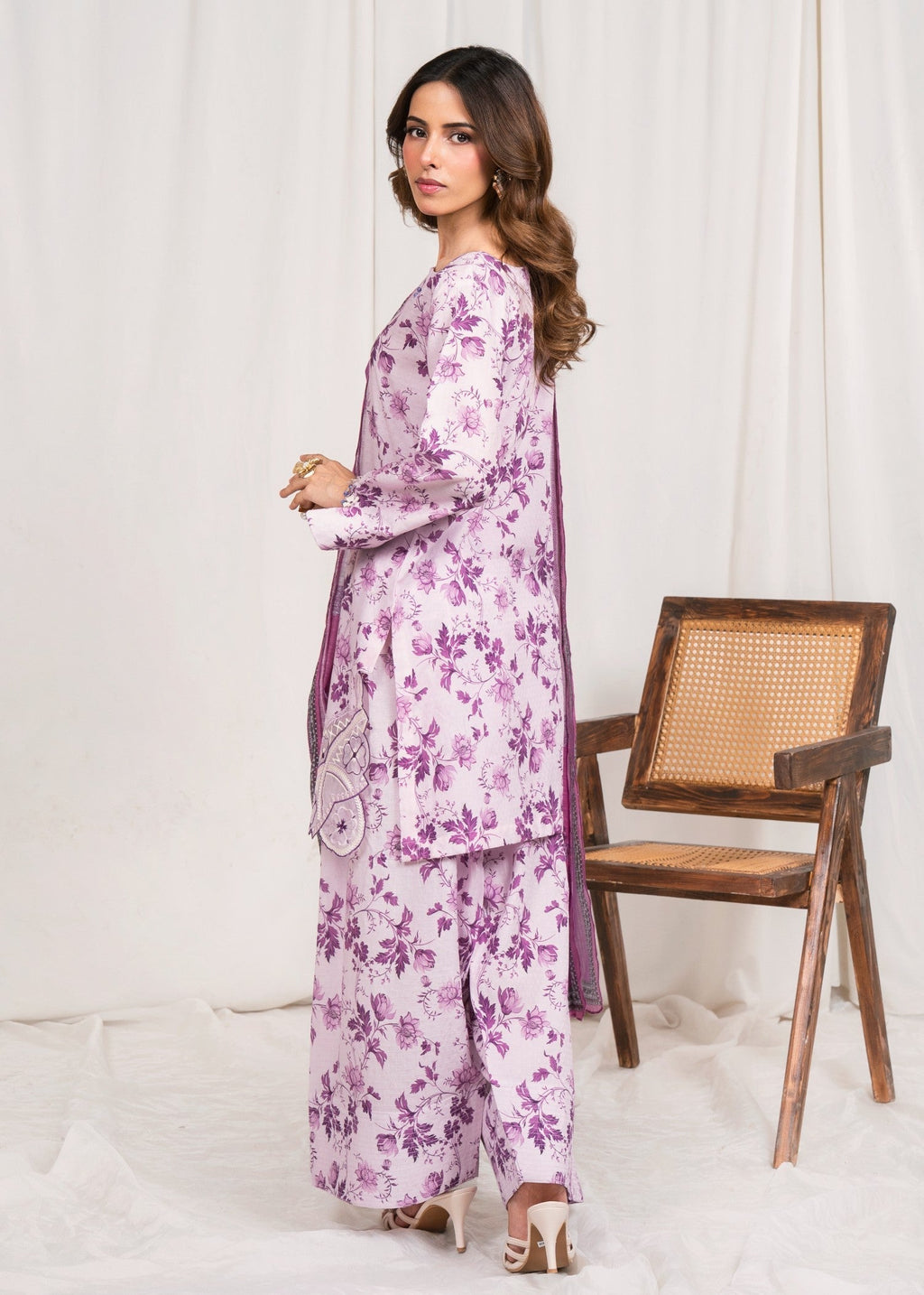 Embroidered Textured Lawn Farshi Shalwar Suit – Purple, Manaar Dupatta