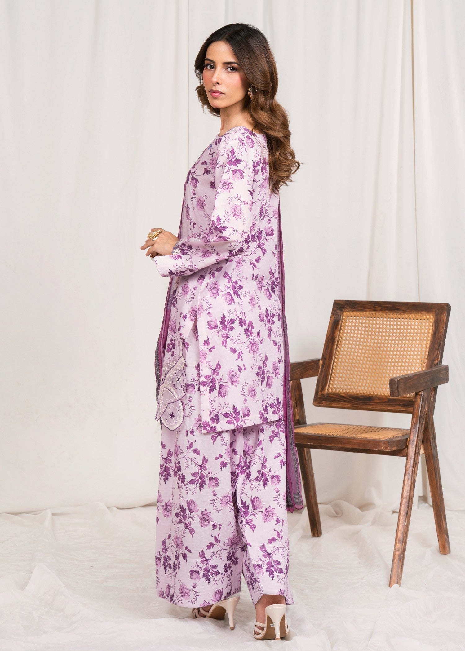 Embroidered Textured Lawn Farshi Shalwar Suit – Purple, Manaar Dupatta