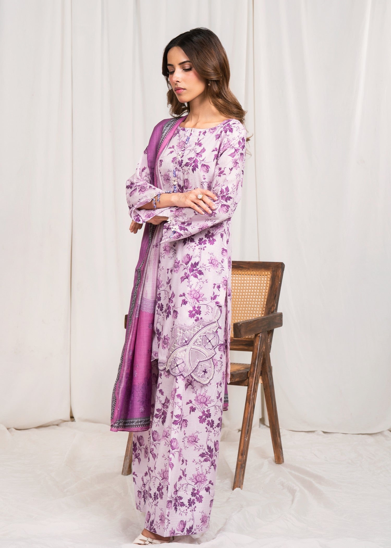 Embroidered Textured Lawn Farshi Shalwar Suit – Purple, Manaar Dupatta