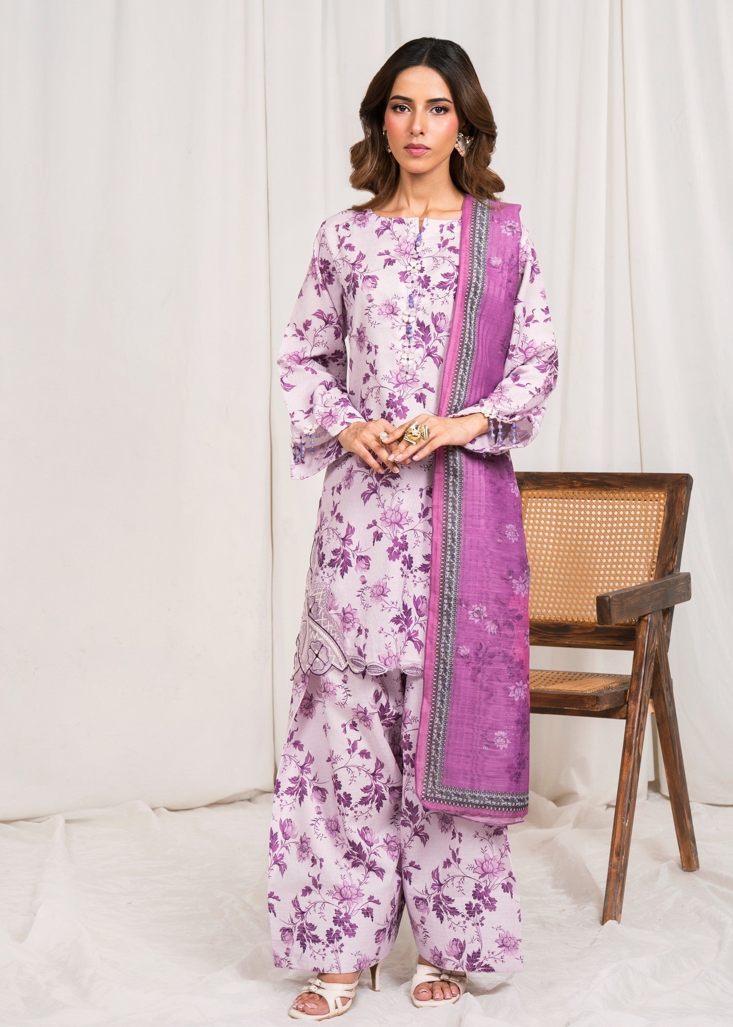 Embroidered Textured Lawn Farshi Shalwar Suit – Purple, Manaar Dupatta