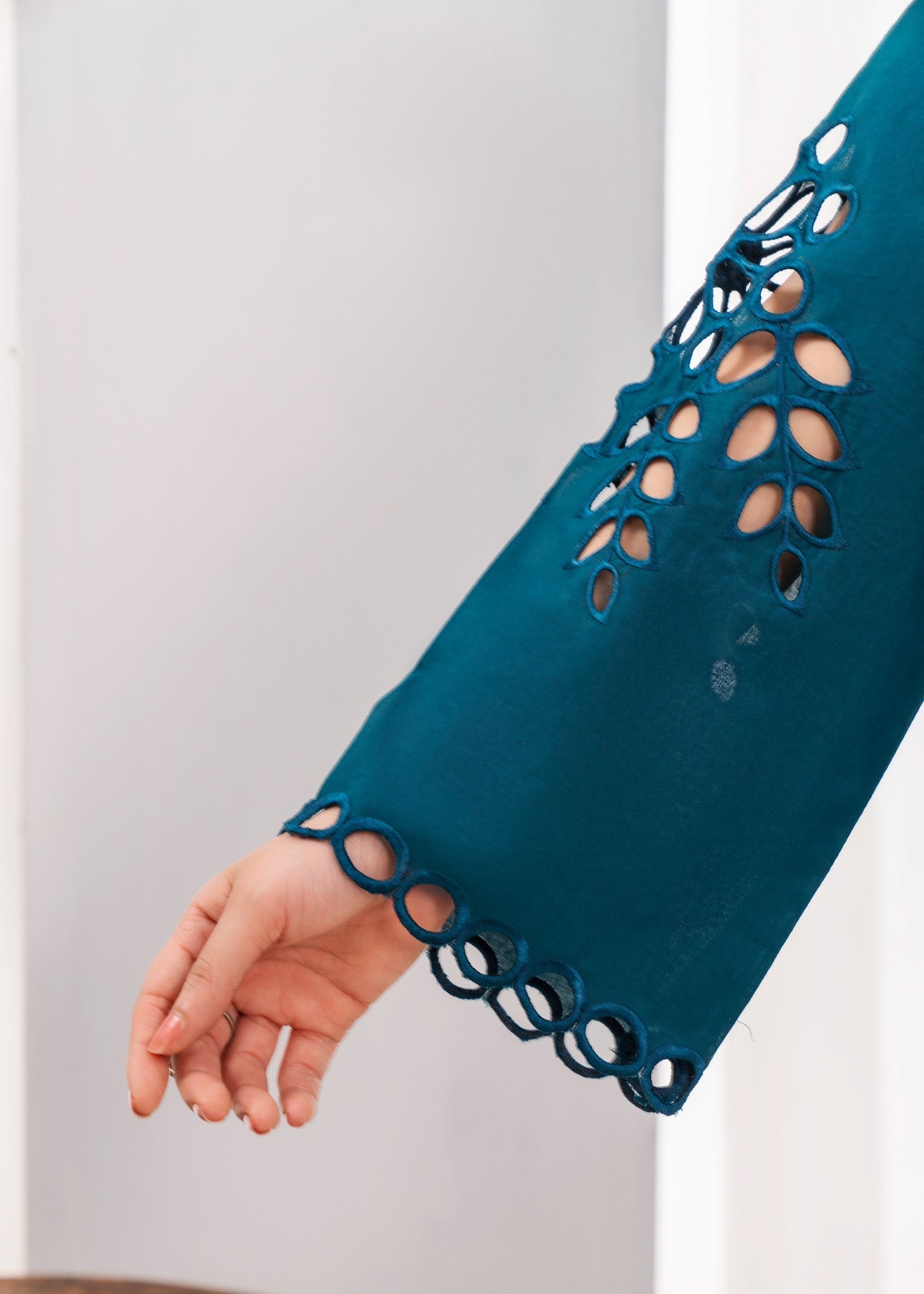 Embroidered Lawn 2-Piece Suit – Teal, Summer Wear