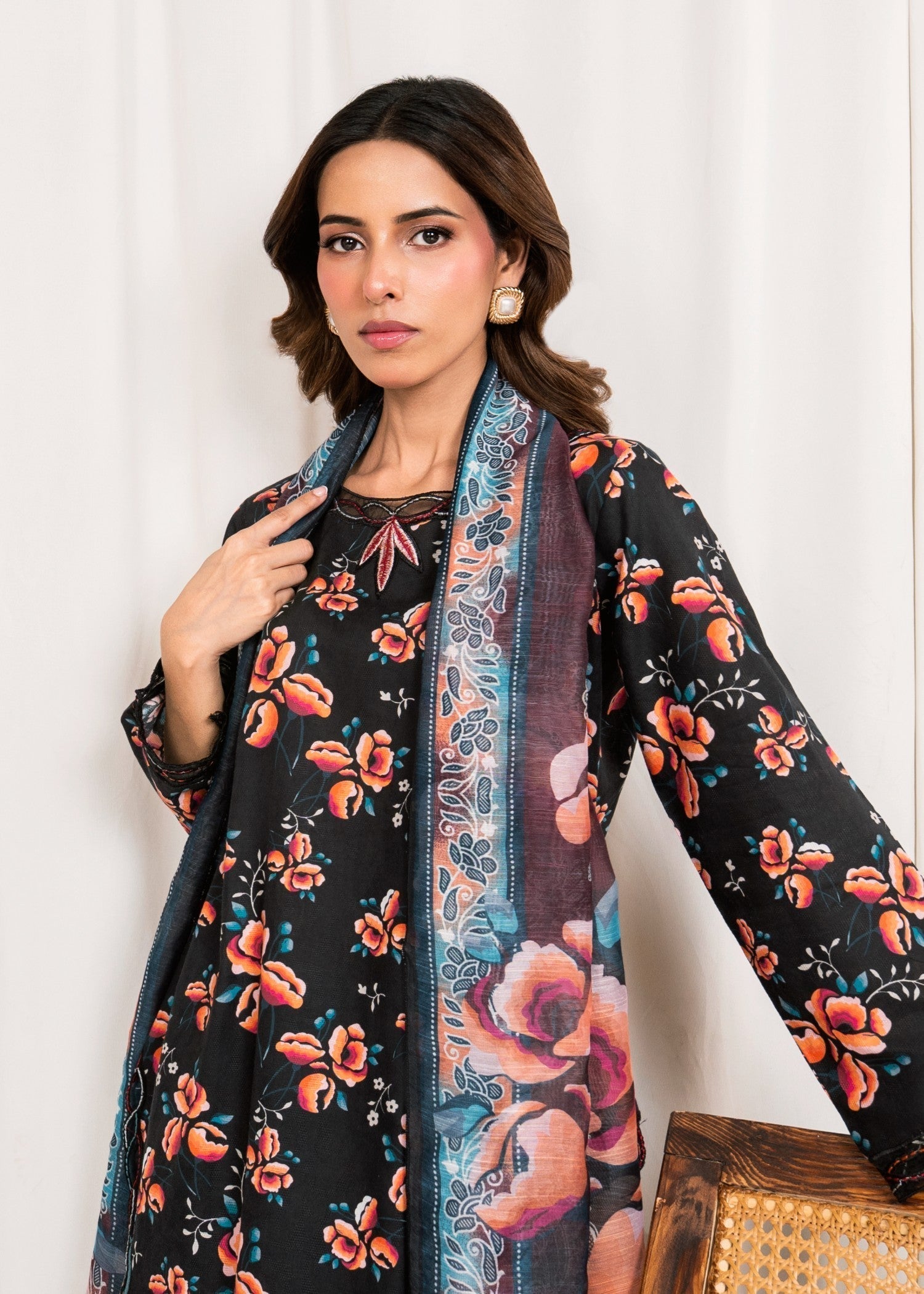 Embroidered Cotton Farshi Shalwar Suit – Black, Manaar Dupatta