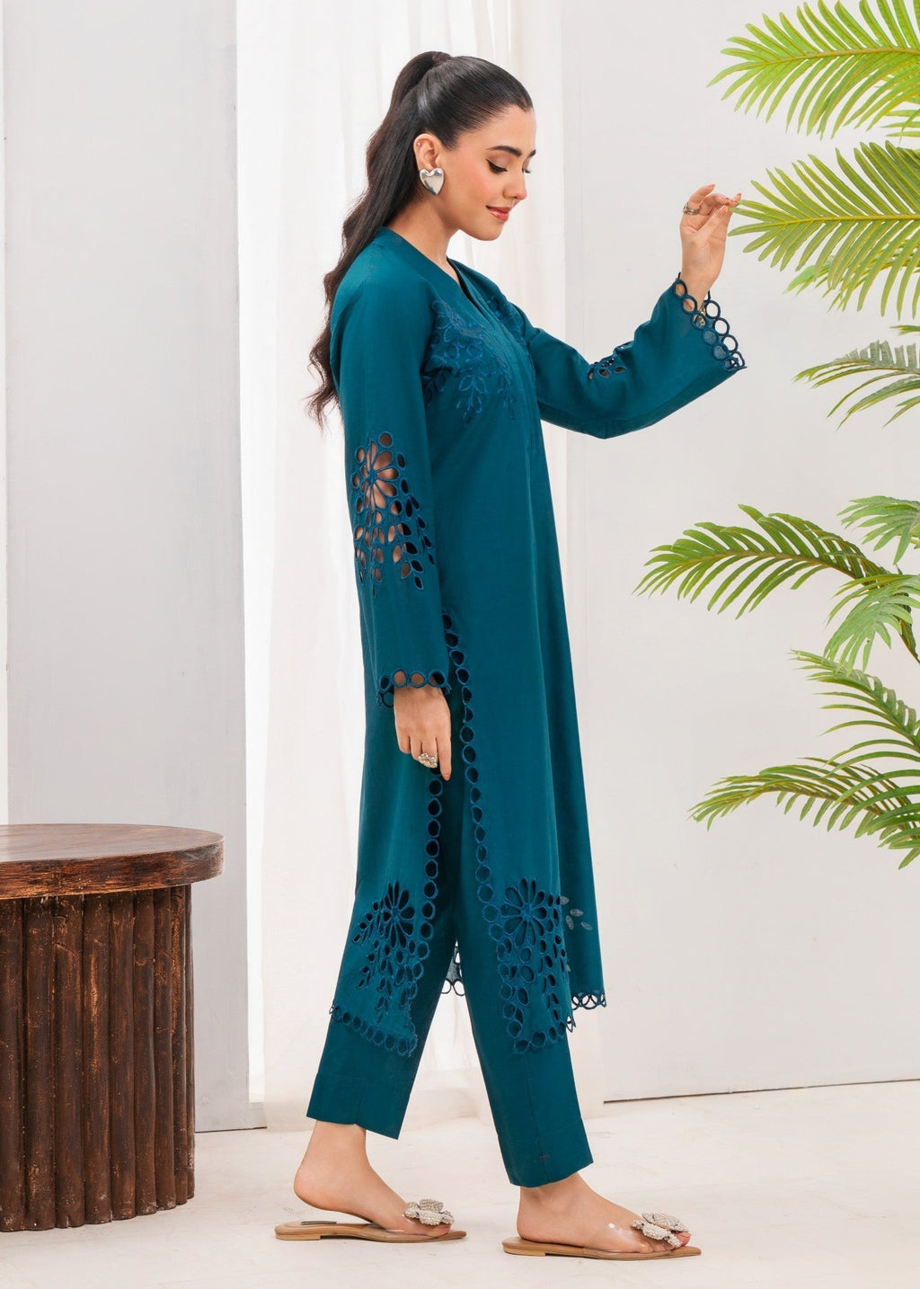 Embroidered Lawn 2-Piece Suit – Teal, Summer Wear