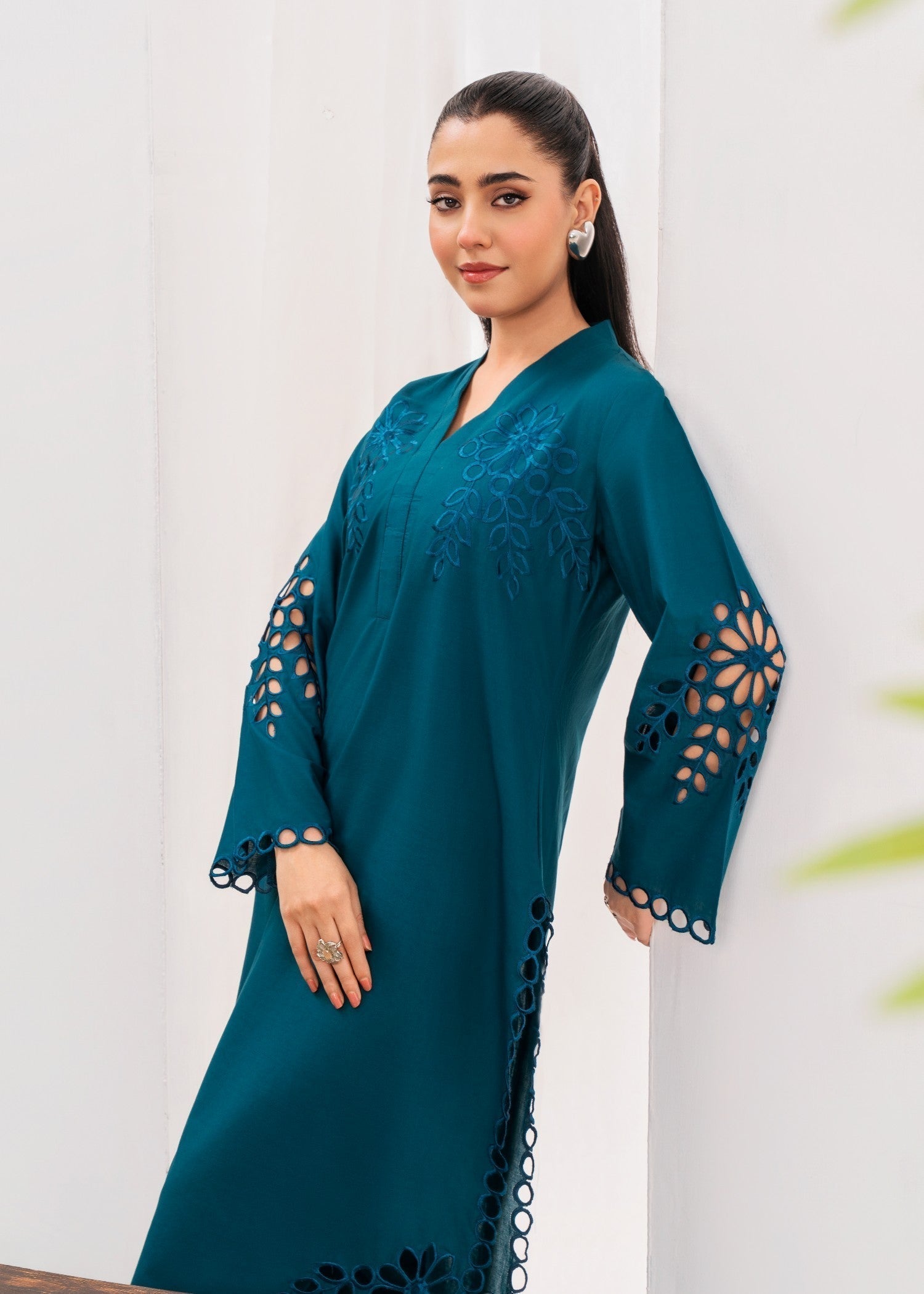Embroidered Lawn 2-Piece Suit – Teal, Summer Wear