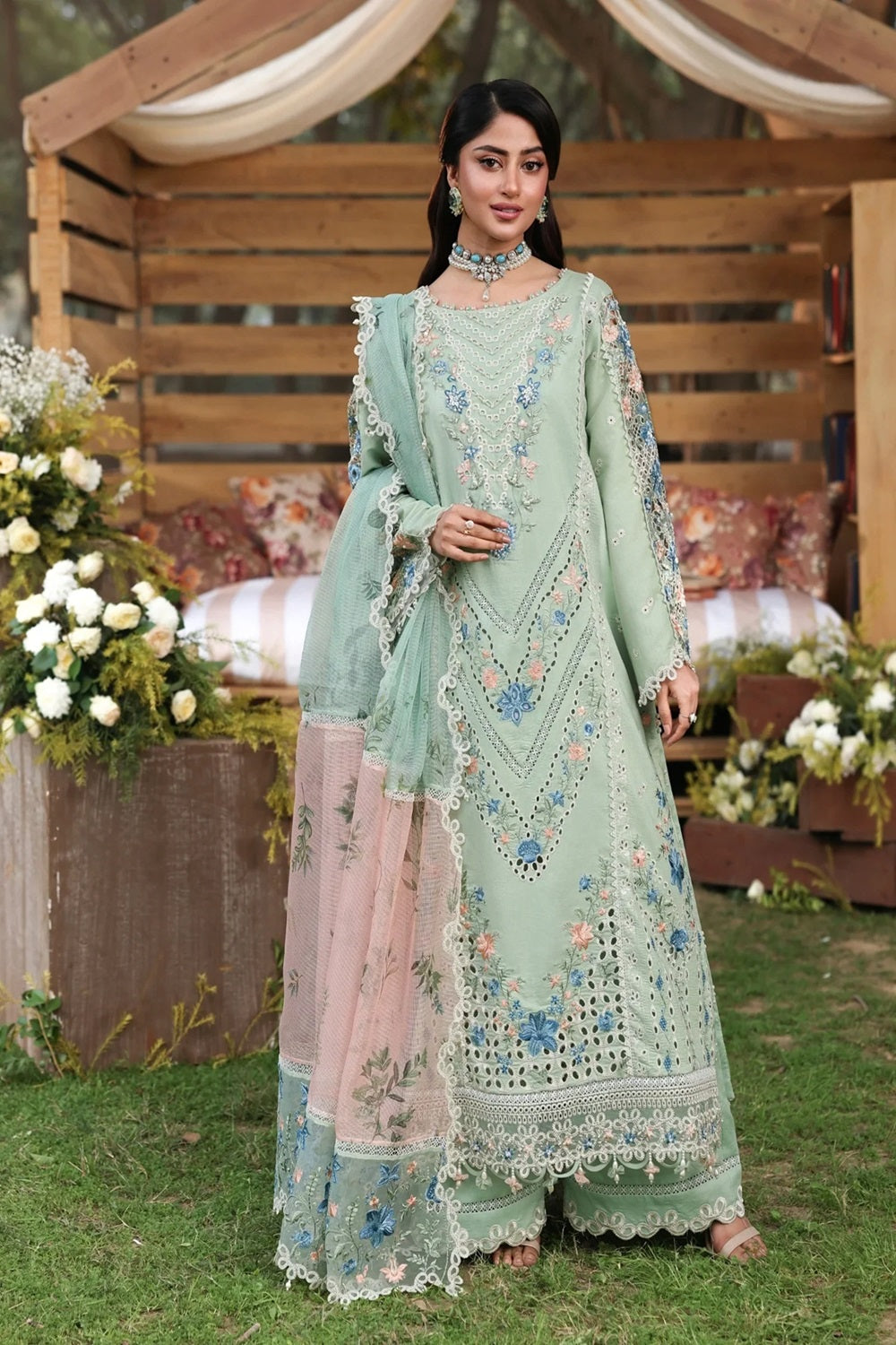Luxury Embroidered Lawn 3PCS - NY1105
