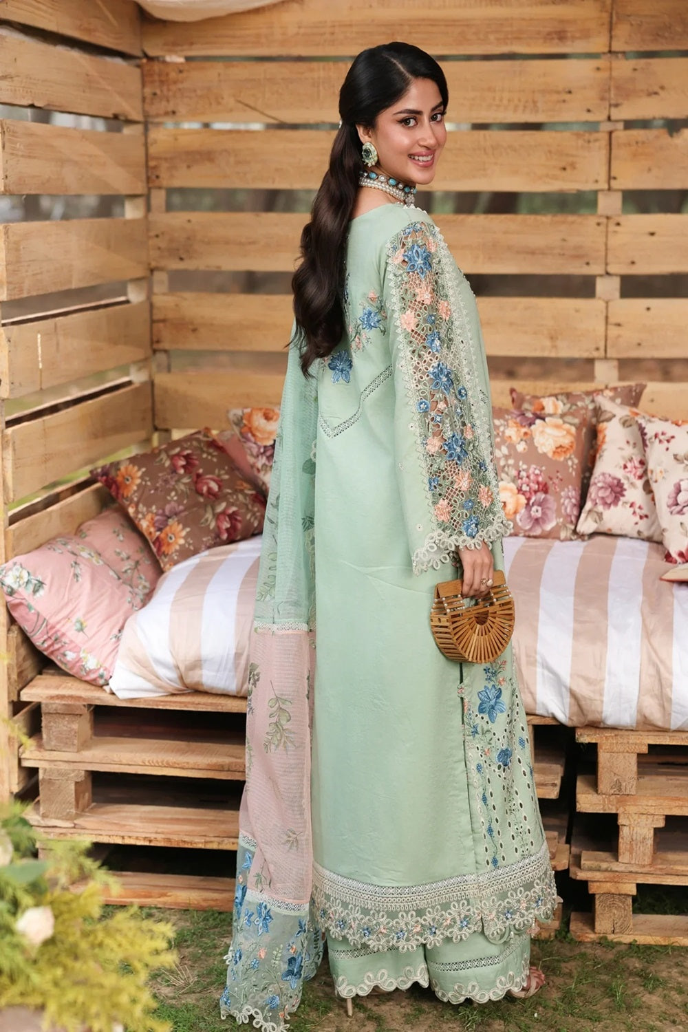 Luxury Embroidered Lawn 3PCS - NY1105
